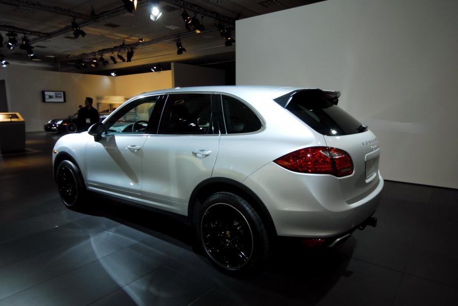  Porsche Cayenne 2011 года  (фото 94 из 107)
